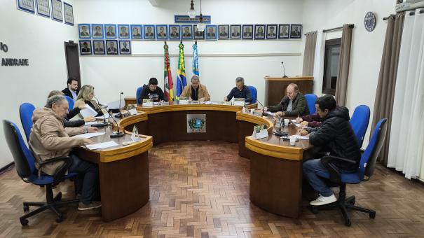 Cinco Projetos de Lei pautam a sessão desta quarta-feira (27)